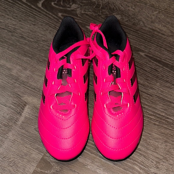 New Adidas kids Neon Pink Soccer Shoes soccer cleats sz 13.5 - Picture 3 of 6
